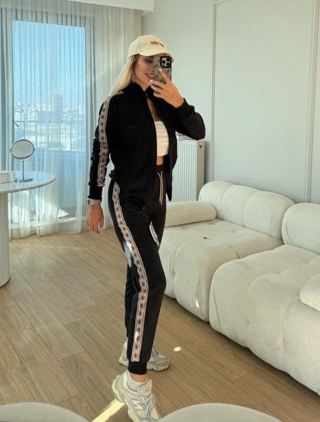 ترنج Guess ثقيل