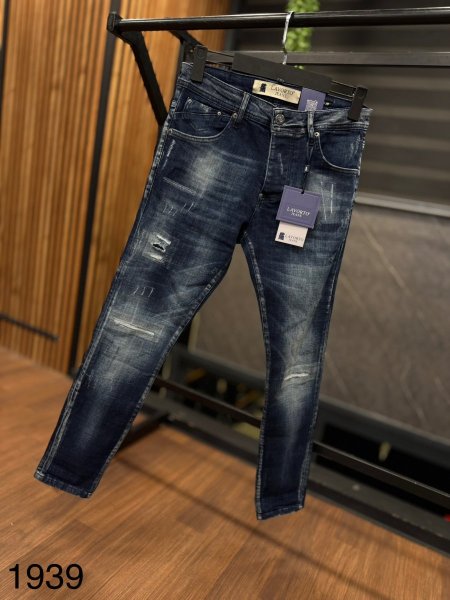 Lavarto Jeans London