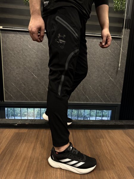 بنطلون نايلون UNDER ARMOUR