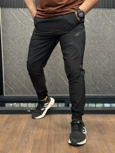 بنطلون نايلون UNDER ARMOUR